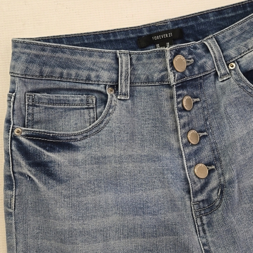 Fringe Crop Jeans - Picture 5 of 9